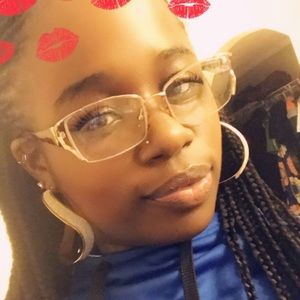 Meet your Posher, Deanna